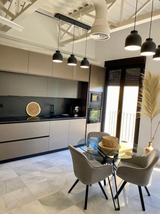 Loft Puerta De Capitulares Apartment กอร์โดบา ภายนอก รูปภาพ